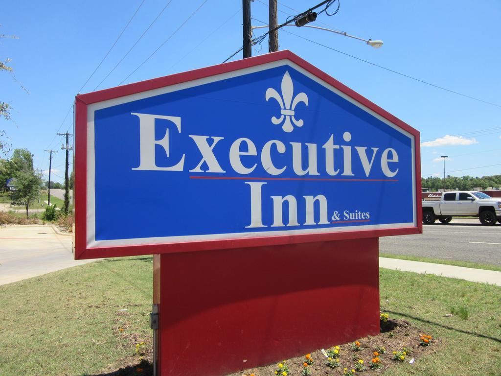Executive Inn And Suites Tyler Exterior photo